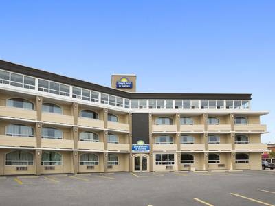 Days Inn & Suites by Wyndham North Bay