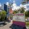Hollywood Beach Suites, Hostel + Hotel