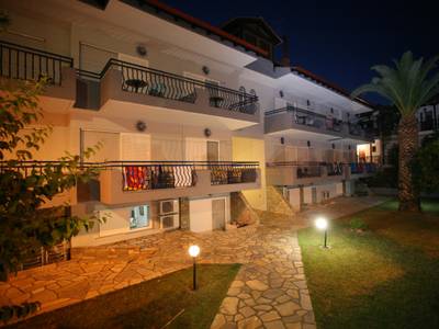 Royal Hotel and Suites