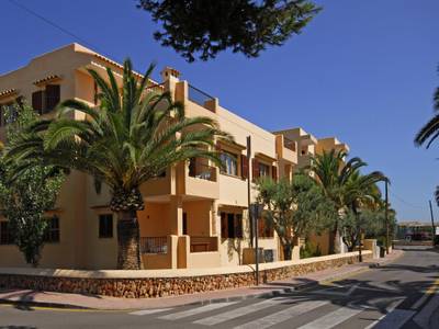 Cases De Cala Ferrera