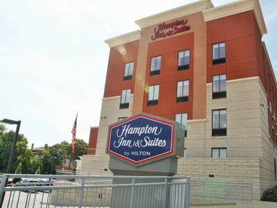 Hampton Inn & Suites Cincinnati / Uptown - University Area