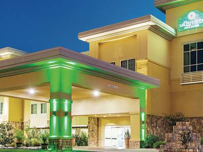 La Quinta Inn and Suites Forest Hill/ Fort Worth