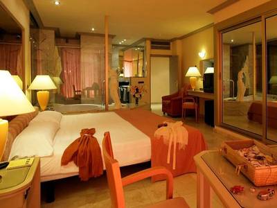 Mare Nostrum Resort - Sir Anthony