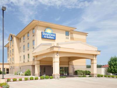 Days Inn & Suites Russellville