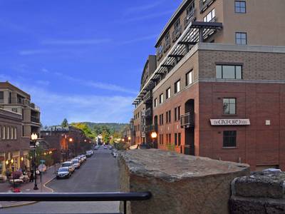 The Oxford Hotel Bend