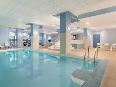 Coast Edmonton Plaza