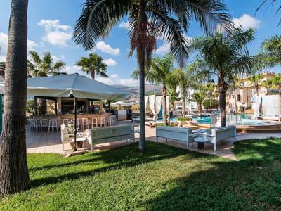 Oasis Studio Apartments