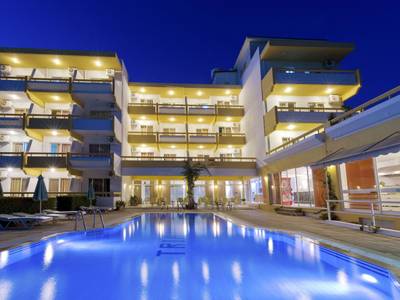 Trianta Hotel & Apartments