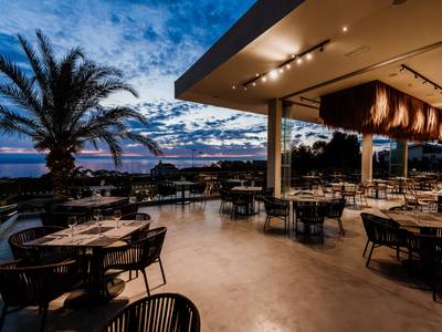 Cavo Zoe Seaside Hotel 