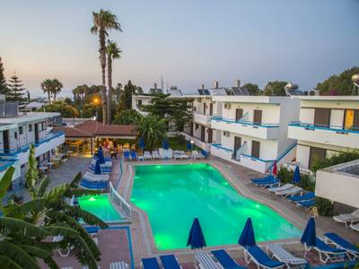 Yiannis Yard Studios & Apartments