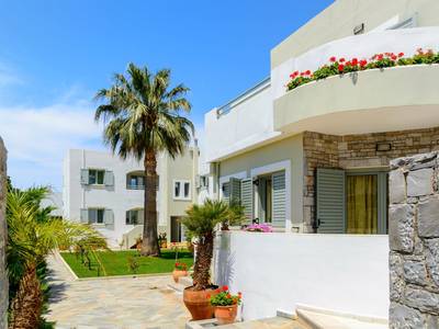 Angela Studios & Apartments