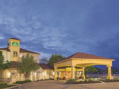 La Quinta Inn & Suites St. Louis Westport