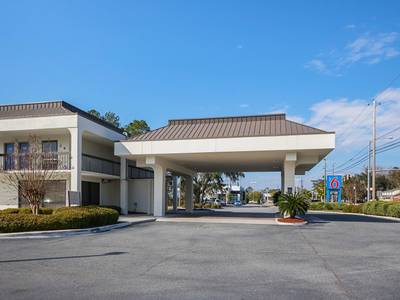Motel 6 Savannah Midtown