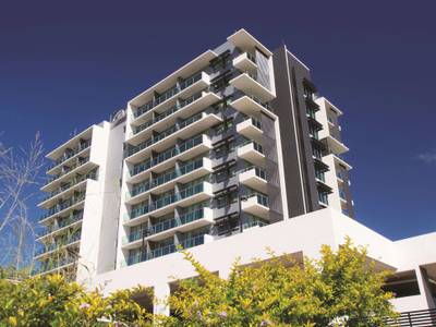 Oaks Grand Gladstone