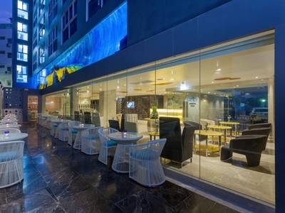 Centra by Centara Avenue Hotel