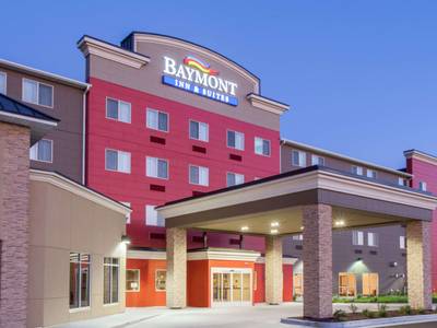 Baymont Inn & Suites Grand Forks