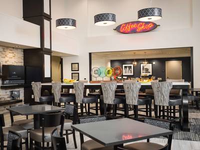 Hampton Inn & Suites La Crosse Downtown