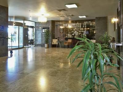 The Peak Hotel & Spa