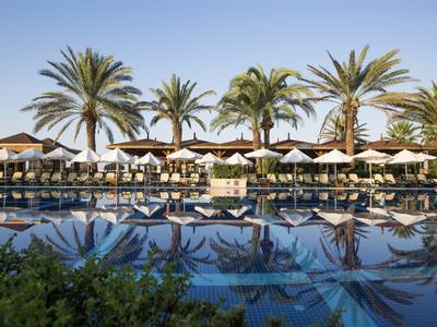 Crystal Tat Beach Golf Resort & Spa