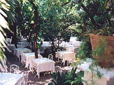 Hotel Medium Romantic