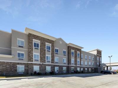 Baymont Inn & Suites Cuero