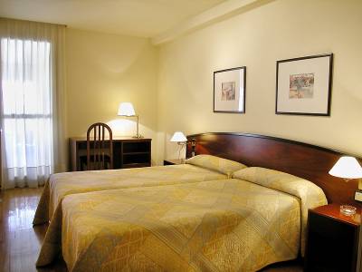 Sercotel Apartamentos Mendeba