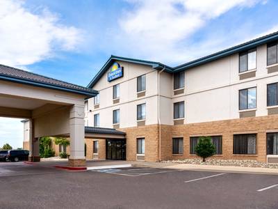 Days Inn & Suites Denver International Airport