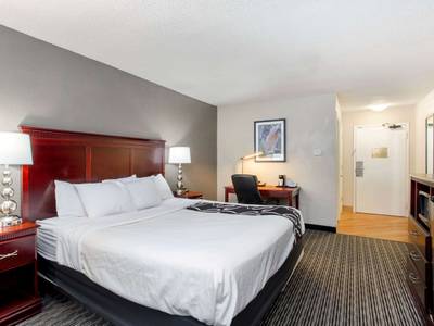 La Quinta Inn & Suites Indianapolis South