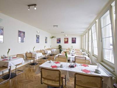 Hotel Meda Art Of Museum Kampa