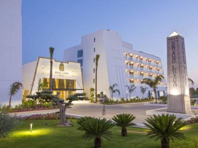 Grand Luxor All Suites Hotel