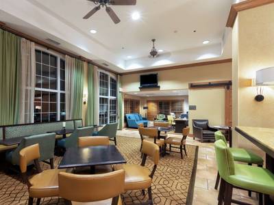Hampton Inn & Suites Austin-Airport