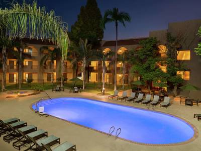 Embassy Suites Hotel Phoenix-Tempe