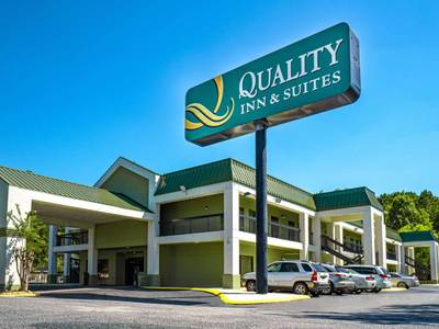 Quality Inn & Suites at Six Flags