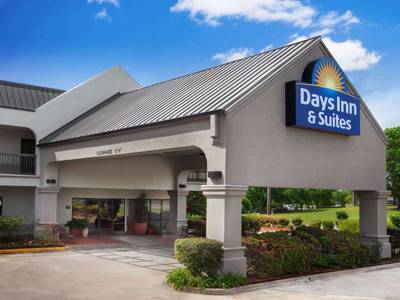 Days Inn and Suites Tyler