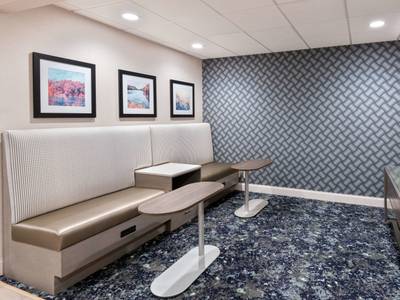 Hampton Inn Hartford/Airport