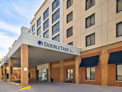 Radisson Quad City Plaza