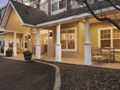 Country Inn & Suites by Radisson, Forest Lake, MN
