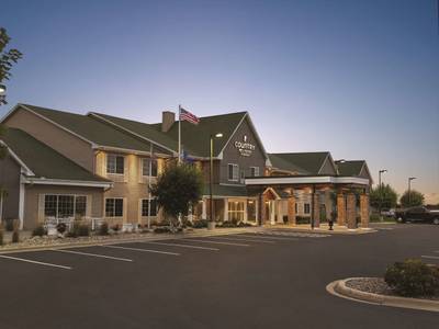 Country Inn & Suites by Radisson, Willmar, MN