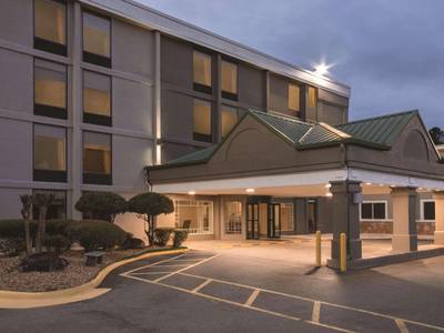 Holiday Inn Express Hotel & Suites Lonoke I-40 (Exit 175)