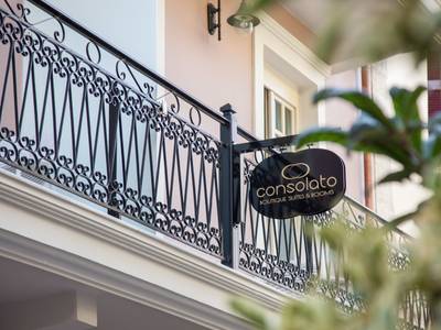 Consolato Boutique