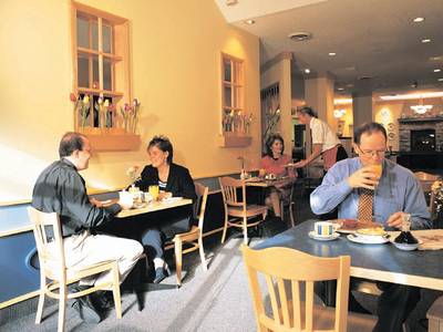 Best Western Plus Carlton Plaza