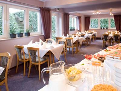 Airport Hotel by The New Yorker