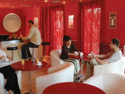 Holiday Beach Budapest Wellness & Conference Hotel