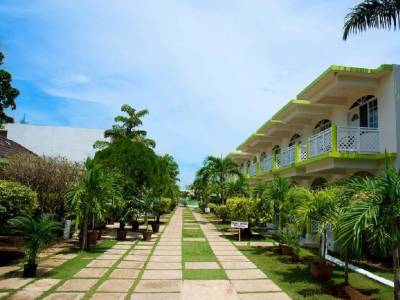 Fun Holiday Beach Resort