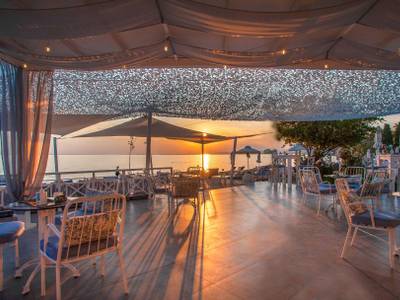 Acrotel Lily Ann Beach