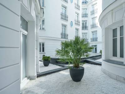 Maison Astor Paris, Curio Collection by Hilton