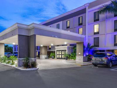 Comfort Inn and Suites Airport