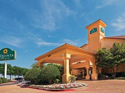 La Quinta Inn & Suites Dallas DFW Airport North