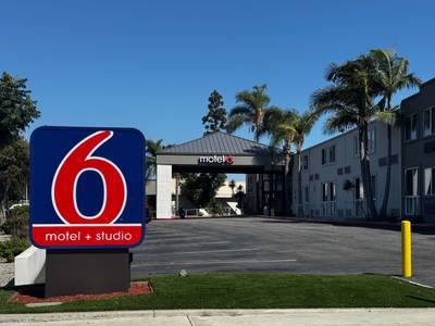 Motel 6 Carson