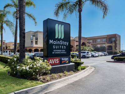 Country Inn & Suites by Radisson, John Wayne Airport, CA